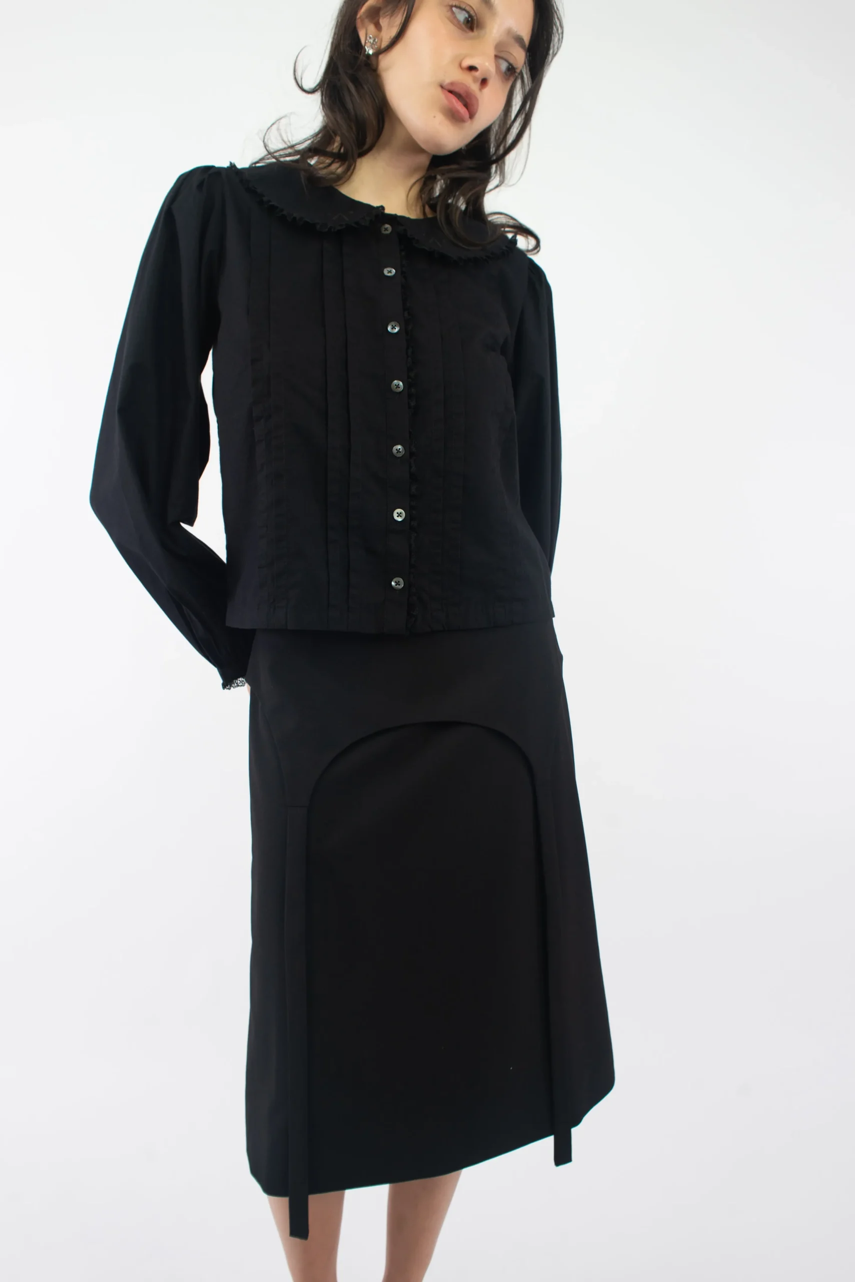 SANDY LIANG GROVE TOP IN BLACK> Tops