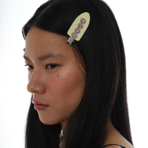 SANDY LIANG MAKEUP CLIPS IN BUTTER> Hair