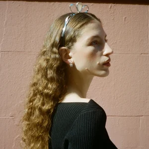 SANDY LIANG PIPPY STUDS IN STERLING SILVER> Earrings