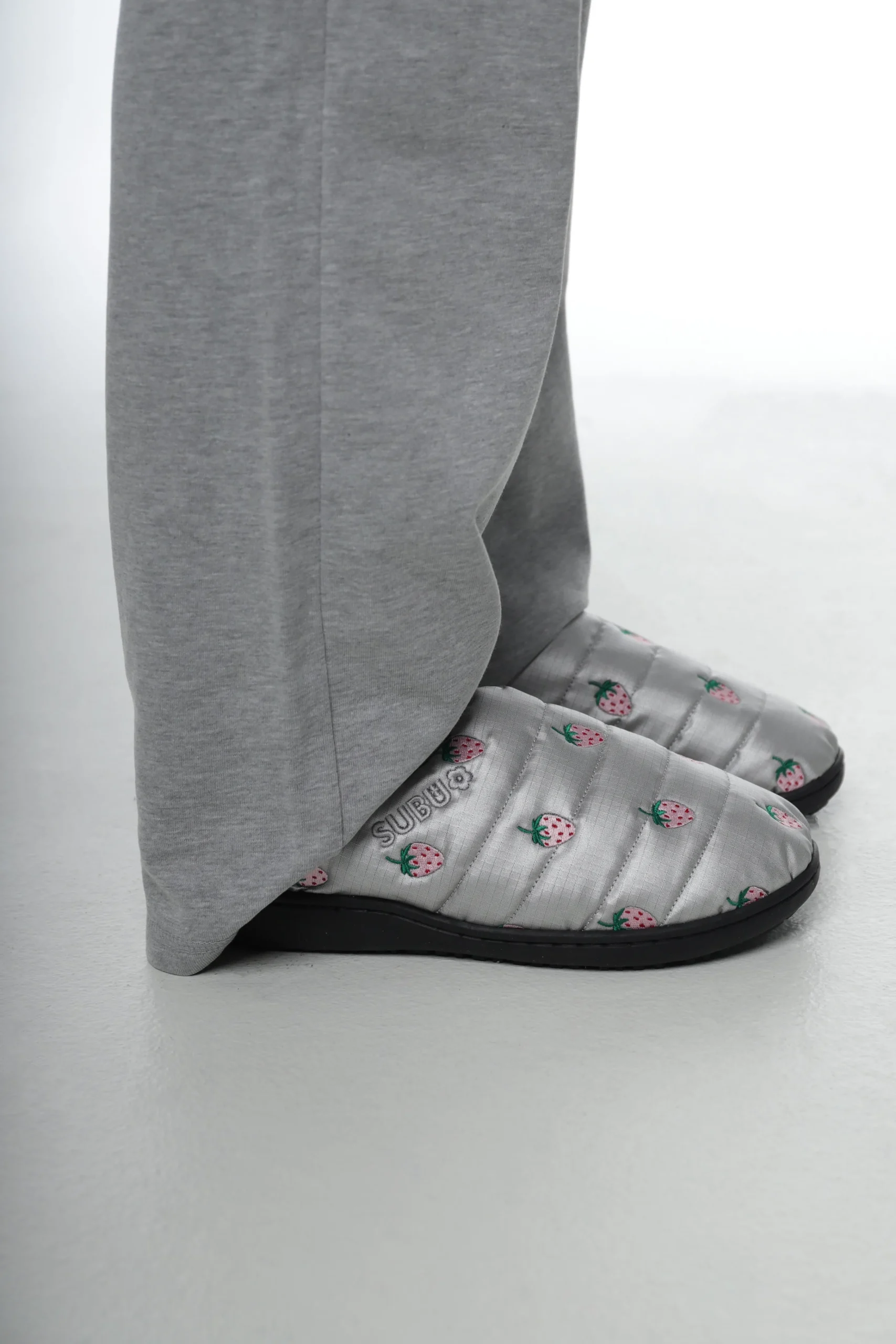 sandy_liang_x_subu_slippers_in_chrome_2.webp SANDY LIANG X SUBU SLIPPERS IN CHROME> Shoes